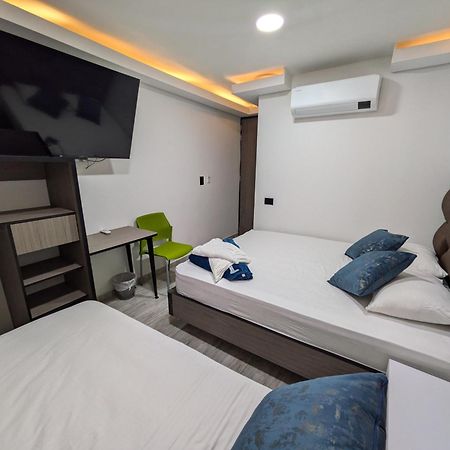 Hostel Boutique Nido De Loros Medellín Exteriör bild