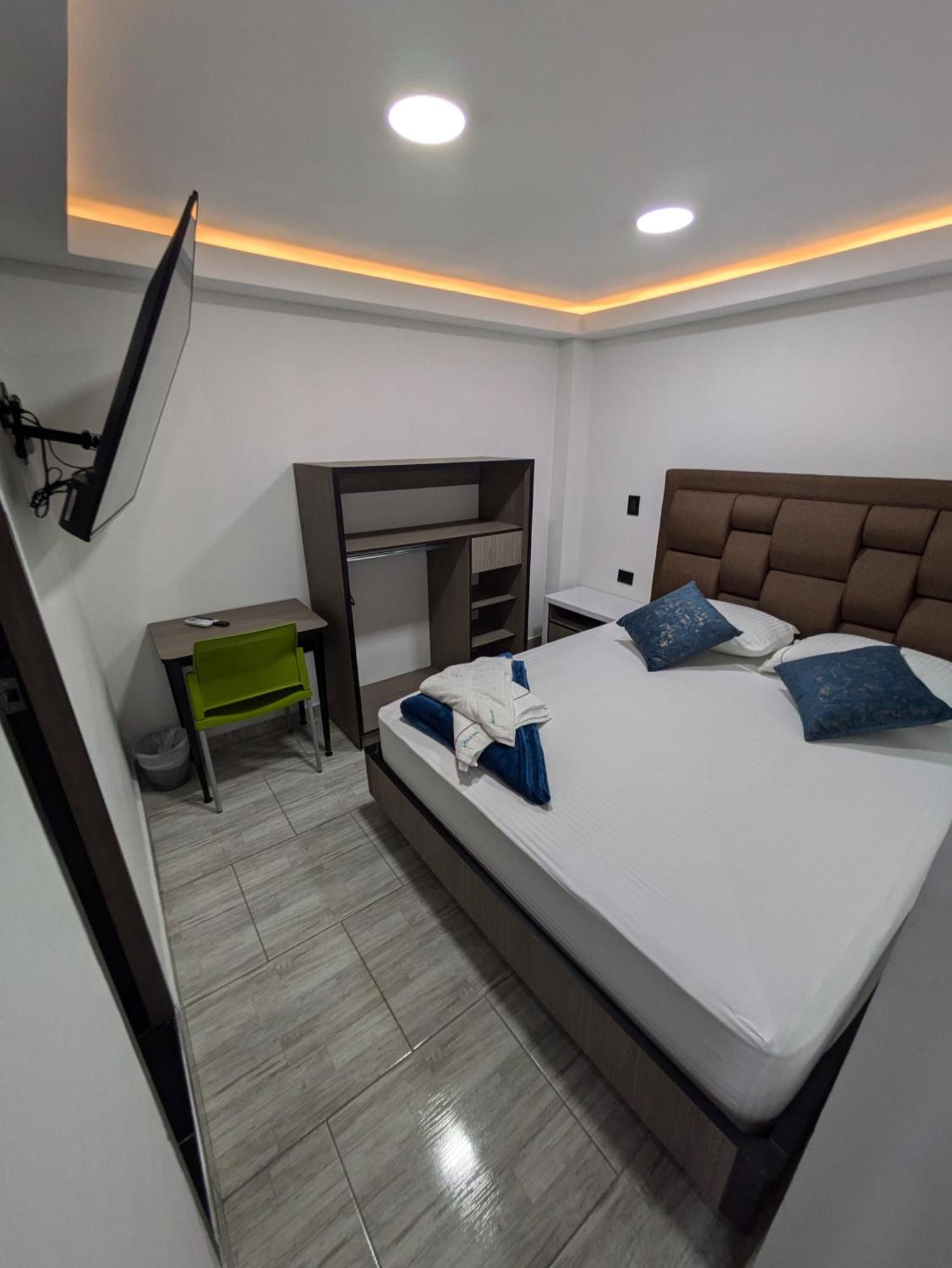 Hostel Boutique Nido De Loros Medellín Exteriör bild